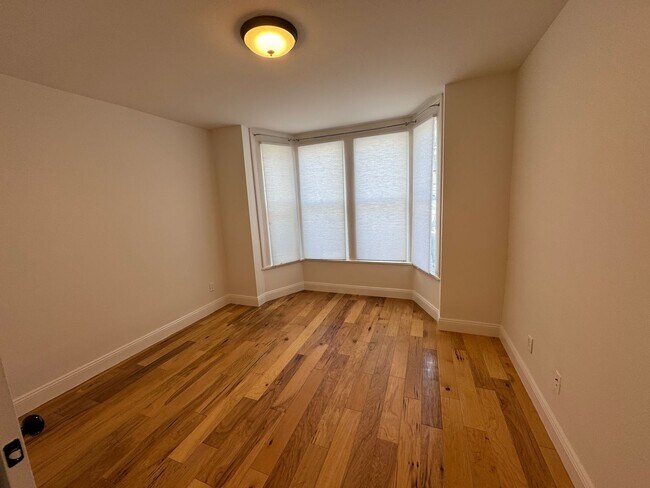 Building Photo - 2713 Sutter St