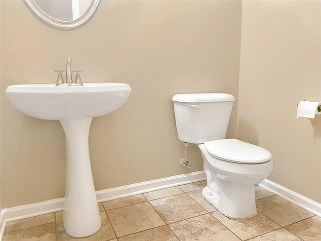 Building Photo - 3033 Kentmere Dr