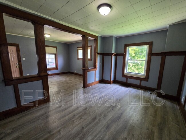 Building Photo - 406 Gable St