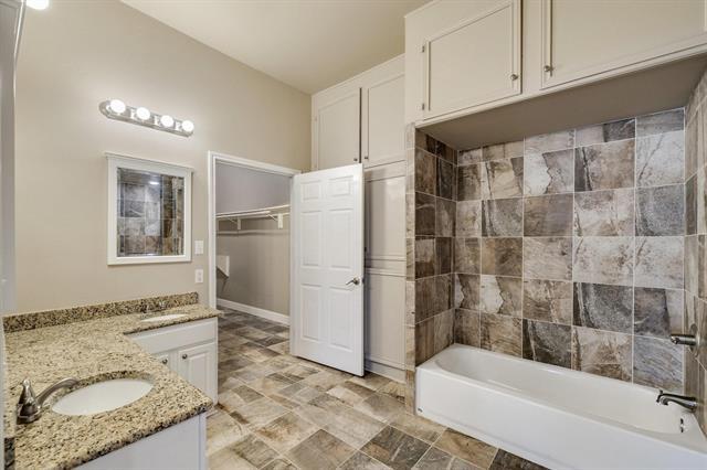 Building Photo - 102 Bowie Cove