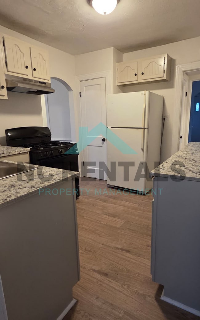 Building Photo - 2907 Bon Air Ave