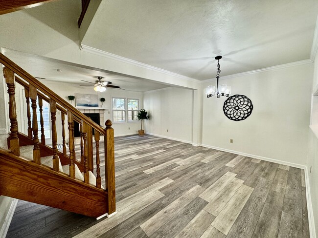 Building Photo - 3-Bedroom Townhome Ready NOW!! Completely ...