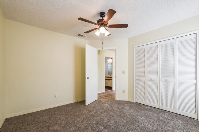 Building Photo - 9474 Chandon Dr