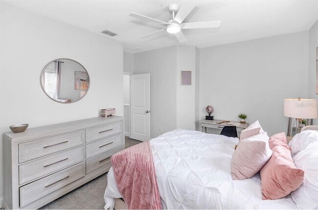 Building Photo - 16750 Abbey Hill Ct