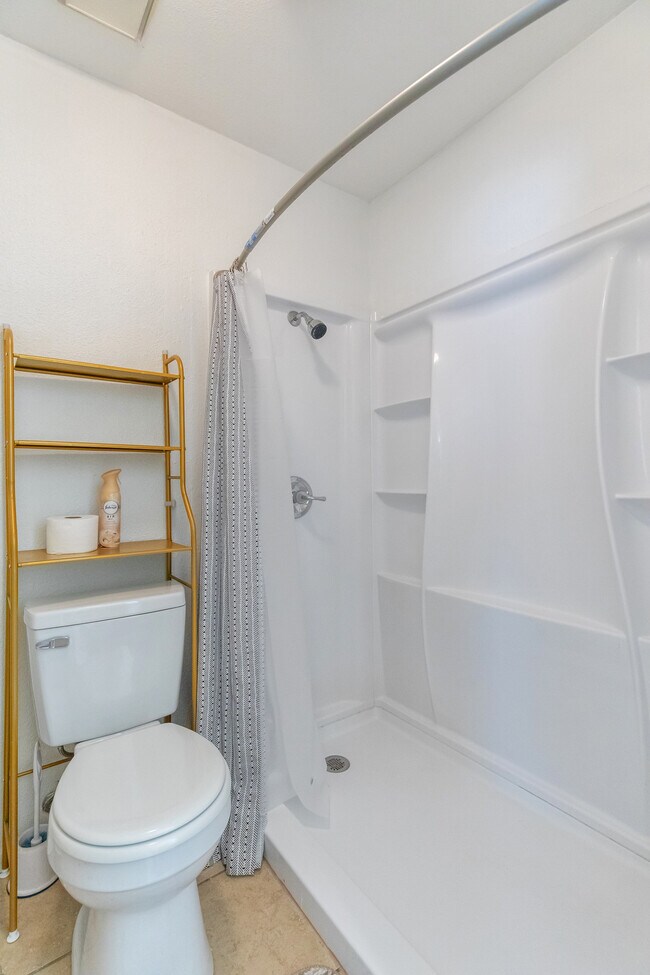 Building Photo - 5725 Quail Run St