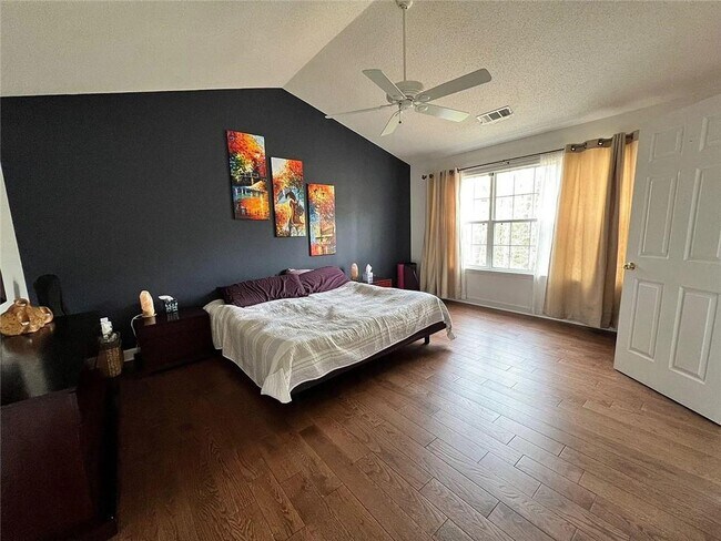 Building Photo - 615 Tammany Pointe