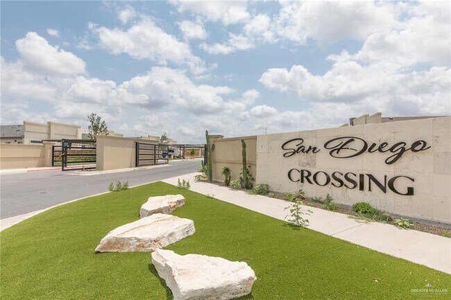 Building Photo - 21 Violet Ave W