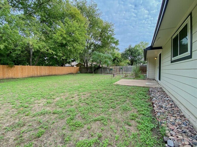Building Photo - 10408 Leaning Willow Dr