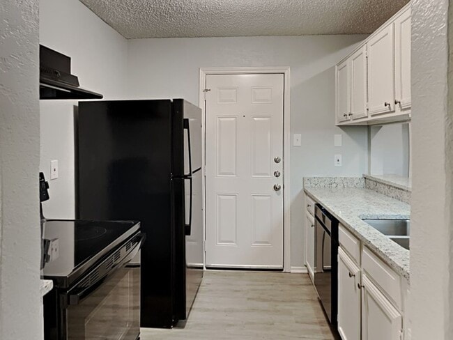Building Photo - Newly Renovated Single Family Home | 3 BR/2BA | Near Downtown Dallas!