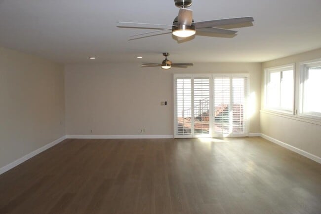 Building Photo - 4Bed/2Bath Remodeled Home in Carlsbad with a Pool~ Trieste