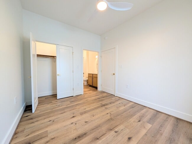 Building Photo - 5900 Fort Ave