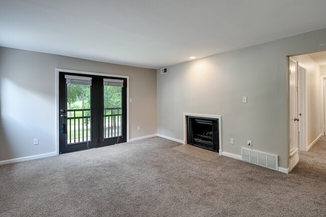 Building Photo - 1843 Fernspring Cove