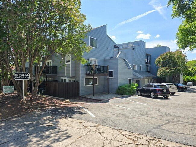 Primary Photo - 1600 West Ave
