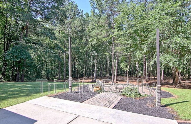 Building Photo - 69 Meadows Creek Ln