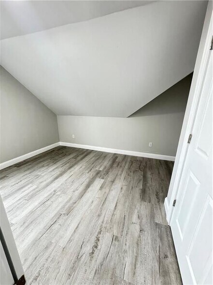 Building Photo - 199 Waldo St