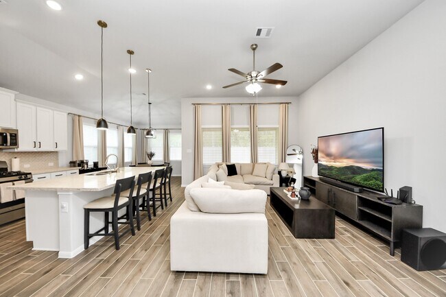 Building Photo - 6618 Beacon View Dr