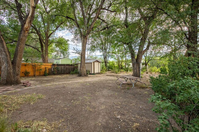 Building Photo - Quaint 2 Bed 1 Bath House in 80907!!
