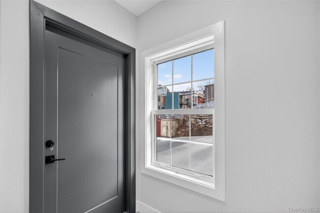 Building Photo - 10 Market St