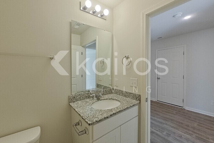 Building Photo - 2537 Provence Dr SE