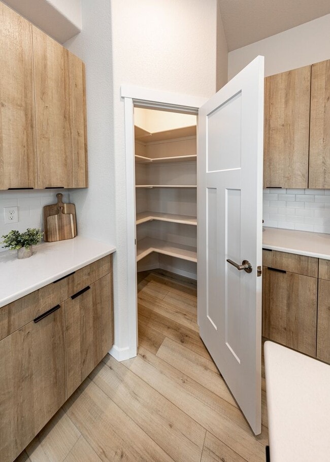 Building Photo - Gorgeous Views End Unit 3 Bed Townhome nex...