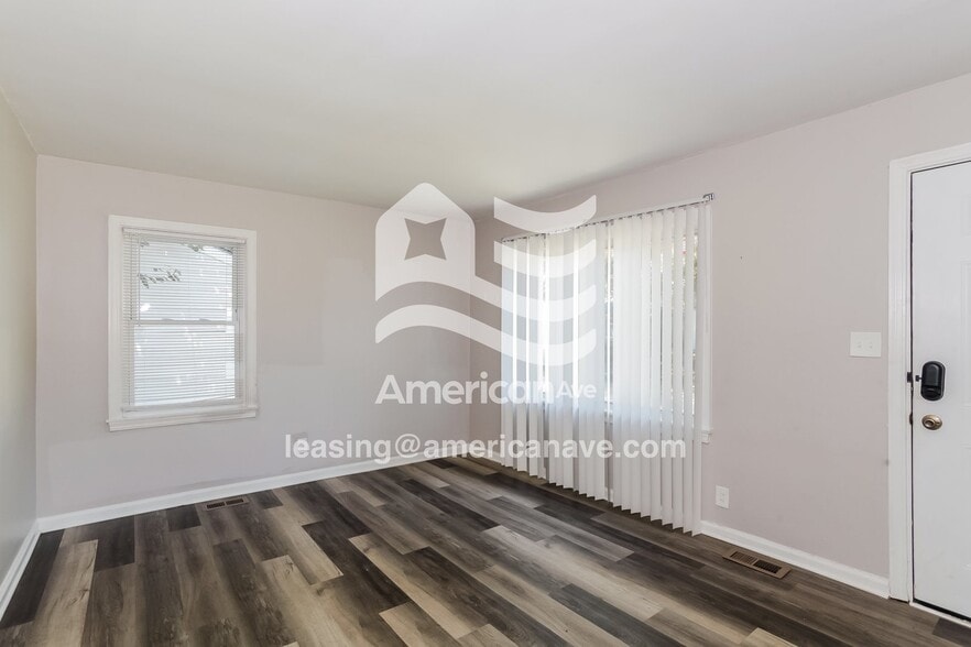 Building Photo - 1411 Francis Dr