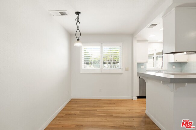 Building Photo - 249 Alpine St