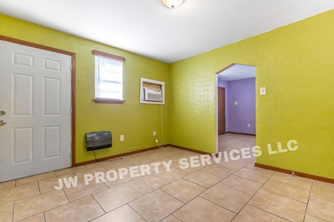Building Photo - 2633 Governor Nicholls St