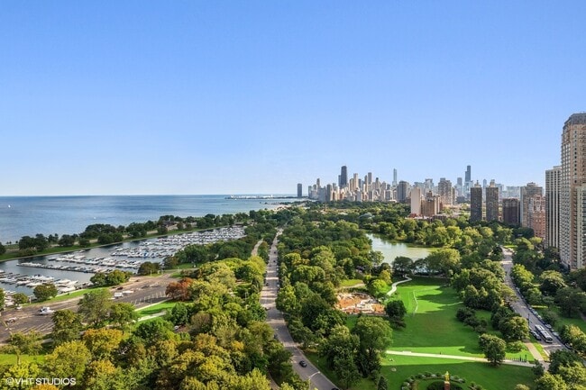 Building Photo - 330 W Diversey Pkwy