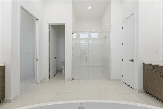 Building Photo - 9971 Migration Pt