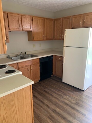 Building Photo - 436 Meadow Dr