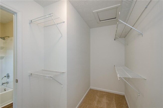 Building Photo - 10840 Mortons Crossing