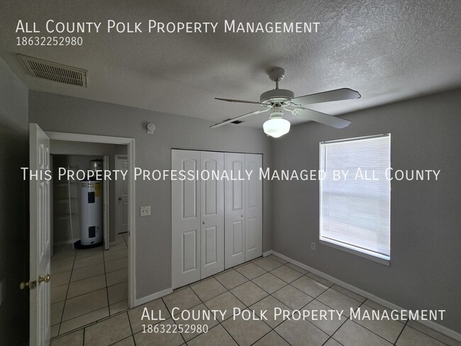 Building Photo - Fantastic 3 Bedroom Duplex - Lawn Care Inc...
