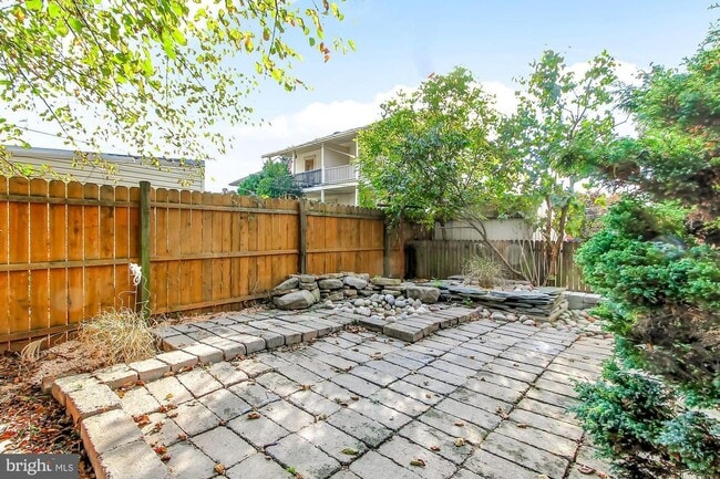 Building Photo - Coming Soon -  Charming 2 Bedroom, 1 Bath ...