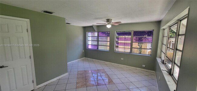 Building Photo - 1310 NE 143rd St