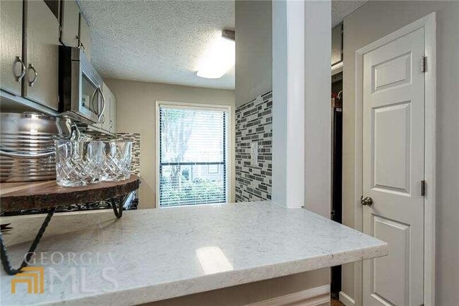 Building Photo - 306 Wynnes Ridge Cir SE