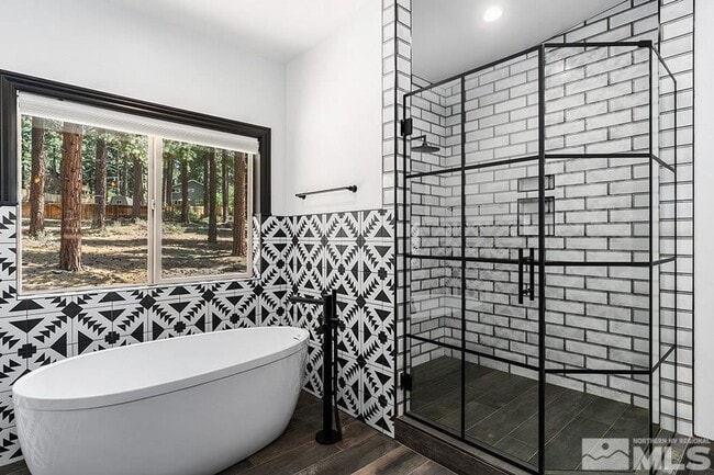 Building Photo - 331 Winding Way