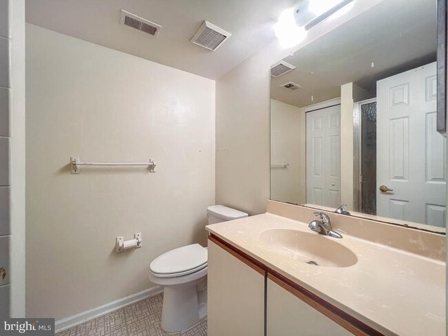 Building Photo - 9015 Hopkins Ct