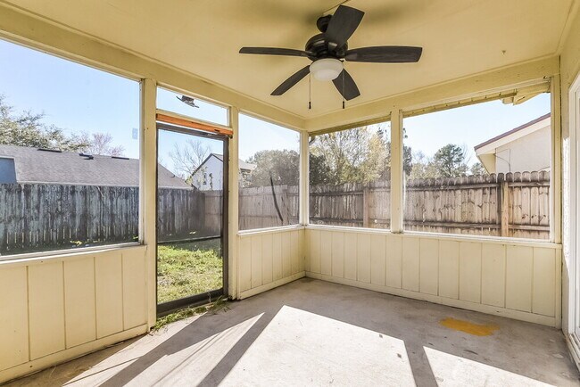 Building Photo - 1006 Burnett St