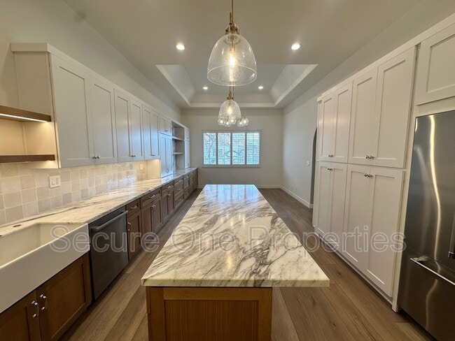 Building Photo - 379 Westlake Vista Ln