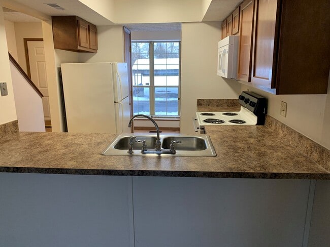Building Photo - 5852 Aqua Bay Dr