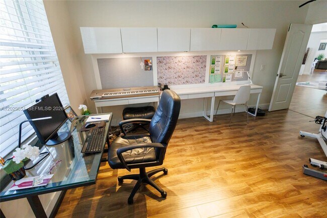Building Photo - 280 Landings Blvd
