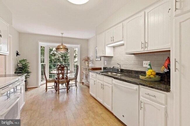 Building Photo - 6571 Snowbell Ln