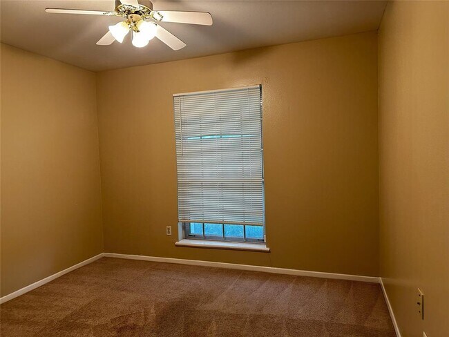 Building Photo - 11323 Sageway Dr