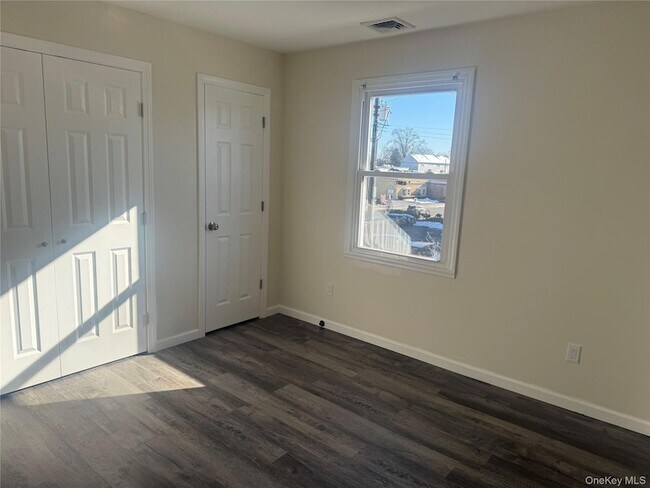 Building Photo - 261 Wilson Ave