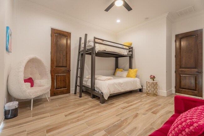 Building Photo - 54280 Affirmed Ct