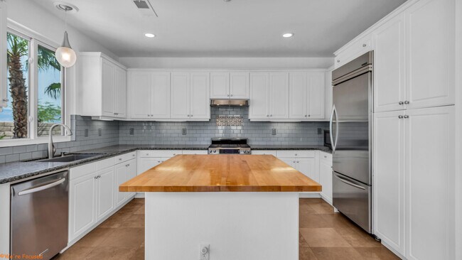 Building Photo - 2574 Windmill Way