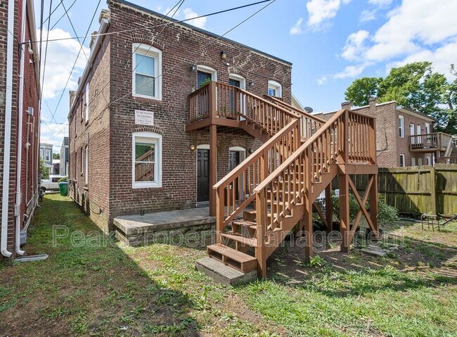 Building Photo - 604 N 32nd St
