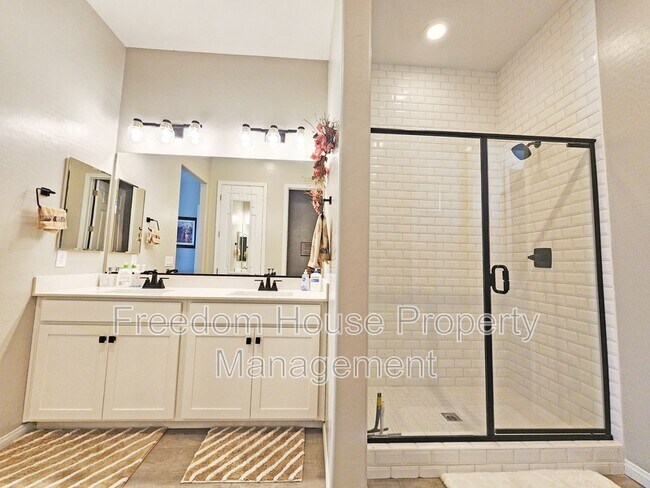 Building Photo - 4901 Fairwood Ct