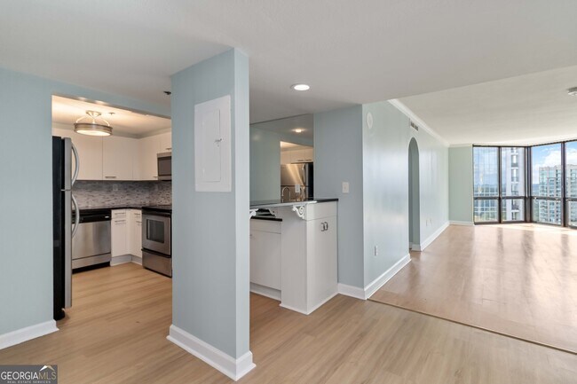 Building Photo - 2870 Pharr Ct S Northwest