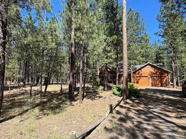 Building Photo - 51990 Ponderosa Way
